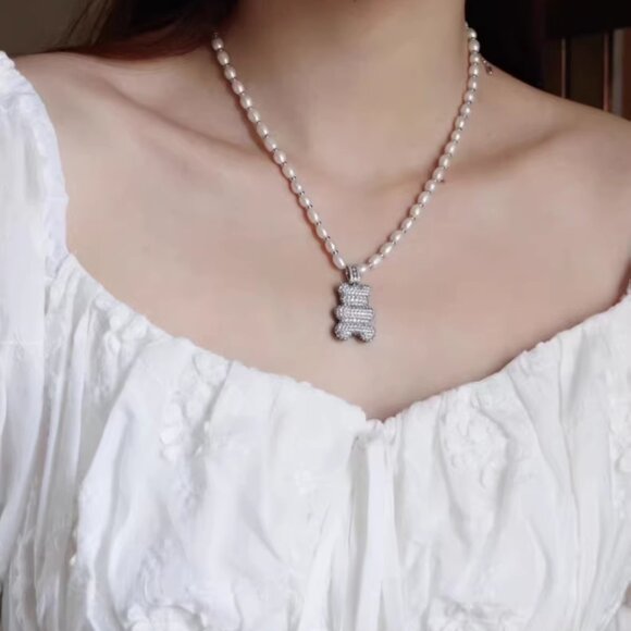 APM Monaco Teddy Bear Pearl Necklace - Picture 5 of 5